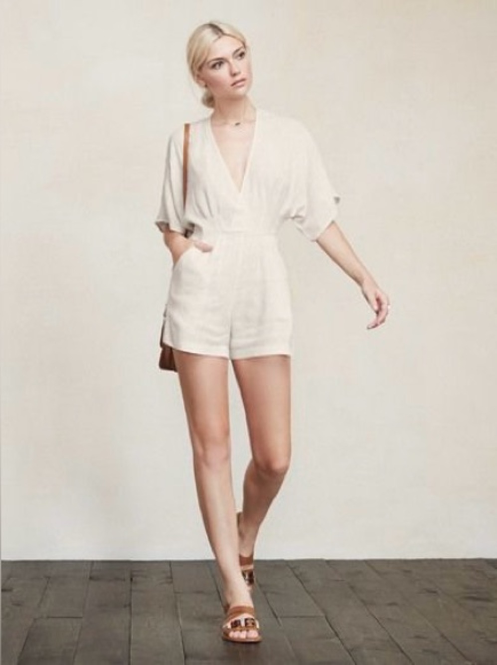 REFORMATION Woven Textured V-neck Wrap Shorts Romper in Ivory Women’s Size 2